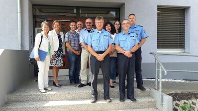 Brigitte Hofmeyer (MdL), Nancy Faeser (Innenpolitische Sprecherin) und Oliver Ulloth mit Polizeibeamten/innen